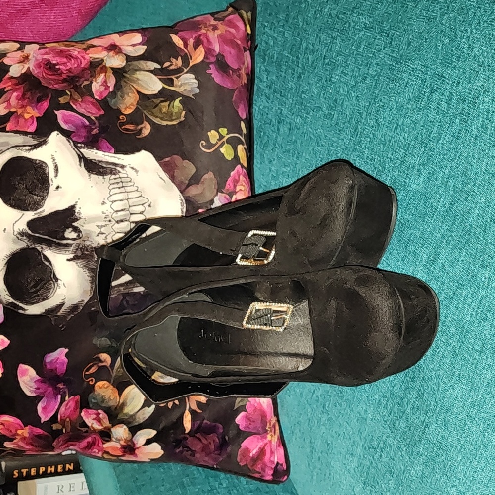 👠 Black Women's Wedges with Rhinestone Detail – Size 38, Brand New 👠
